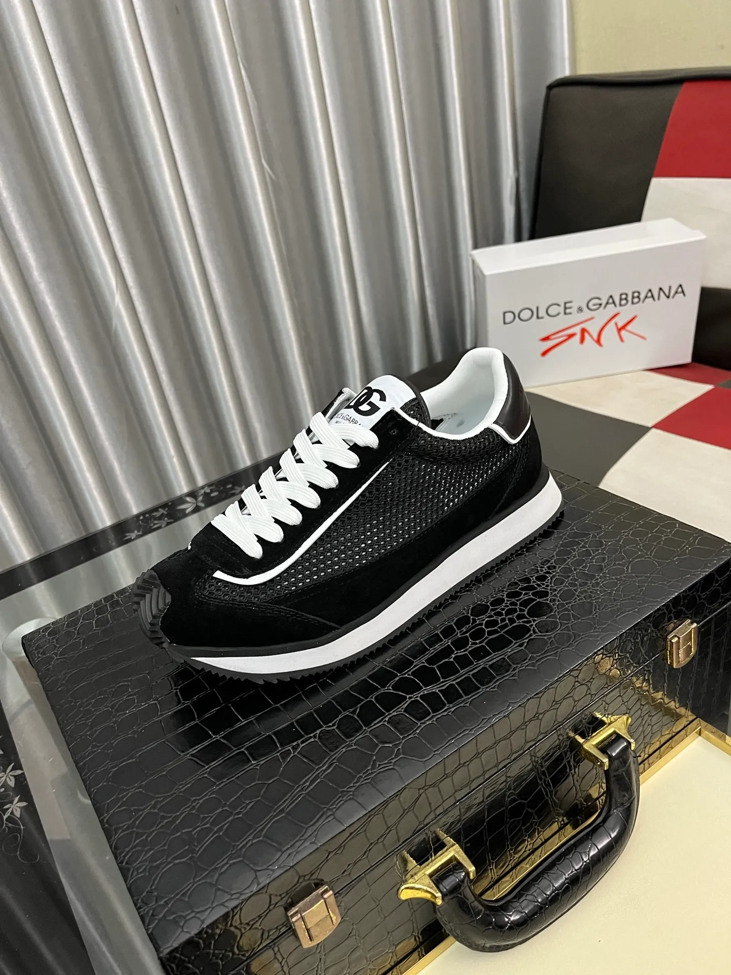 Men's Men's Shoes💰458⌚️⌚️••Dolce&Gabbana••DG✔️High-end men's sports and casual shoes. Original goods from top counters. Original imported cowhide, multi-material splicing design ➕Imported cowhide lining, cowhide feet ➕Original TPR elastic outsole. Size: 36-46